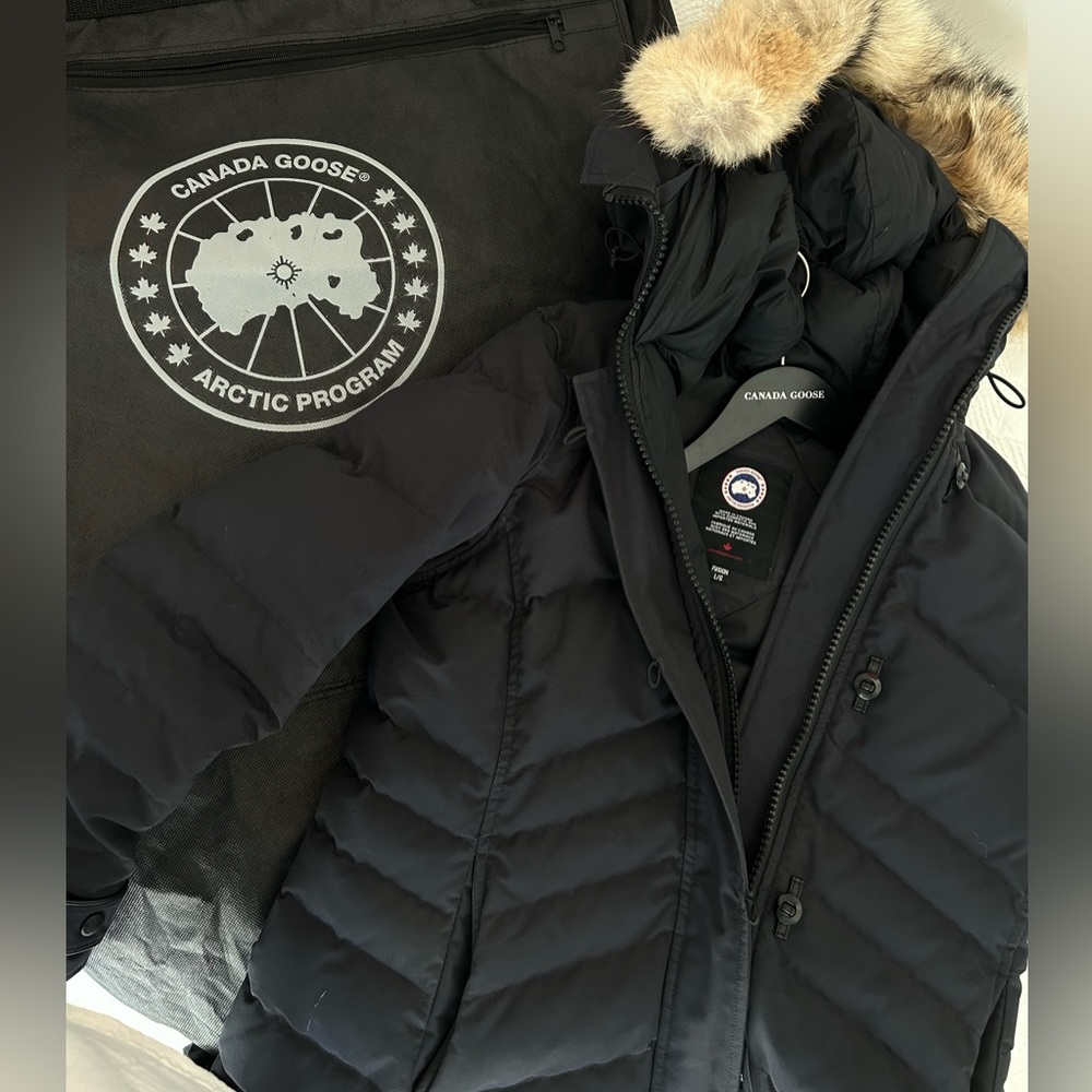 Canada Goose fusion for parka jacket perfect conditionhanger and dust travel bag